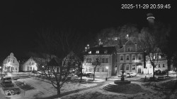 Náměstí, Hrad a Trůba