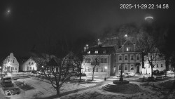 Náměstí, Hrad a Trůba