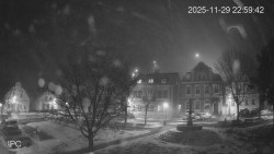 Náměstí, Hrad a Trůba