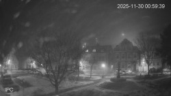 Náměstí, Hrad a Trůba