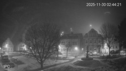 Náměstí, Hrad a Trůba