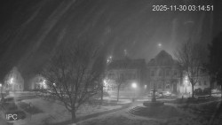 Náměstí, Hrad a Trůba