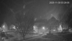 Náměstí, Hrad a Trůba