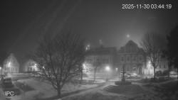 Náměstí, Hrad a Trůba