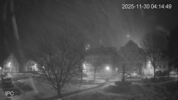 Náměstí, Hrad a Trůba