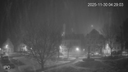 Náměstí, Hrad a Trůba