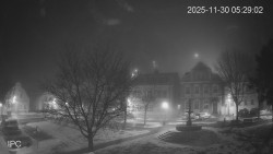 Náměstí, Hrad a Trůba