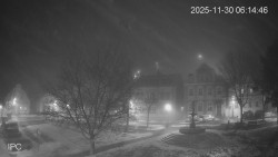 Náměstí, Hrad a Trůba