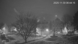 Náměstí, Hrad a Trůba