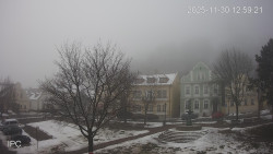 Náměstí, Hrad a Trůba