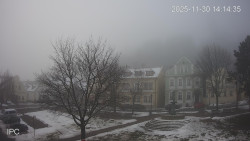 Náměstí, Hrad a Trůba