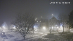 Náměstí, Hrad a Trůba