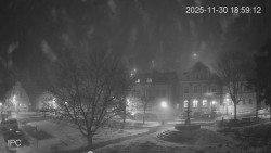 Náměstí, Hrad a Trůba