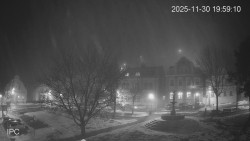 Náměstí, Hrad a Trůba