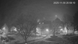 Náměstí, Hrad a Trůba