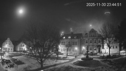 Náměstí, Hrad a Trůba