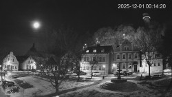 Náměstí, Hrad a Trůba