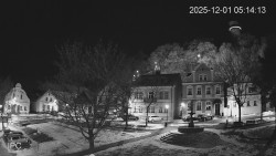 Náměstí, Hrad a Trůba