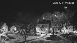 Náměstí, Hrad a Trůba