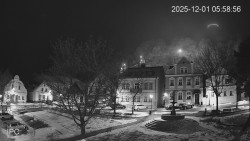 Náměstí, Hrad a Trůba