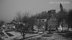 Náměstí, Hrad a Trůba