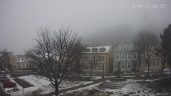 Náměstí, Hrad a Trůba