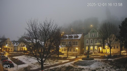 Náměstí, Hrad a Trůba