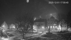 Náměstí, Hrad a Trůba