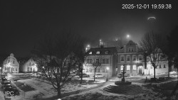 Náměstí, Hrad a Trůba