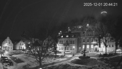 Náměstí, Hrad a Trůba