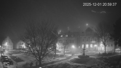 Náměstí, Hrad a Trůba