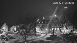 Náměstí, Hrad a Trůba