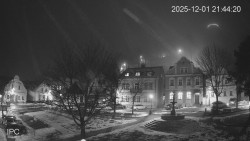 Náměstí, Hrad a Trůba