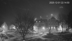 Náměstí, Hrad a Trůba