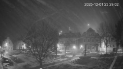 Náměstí, Hrad a Trůba