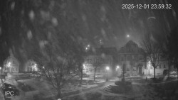 Náměstí, Hrad a Trůba