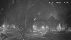 Náměstí, Hrad a Trůba