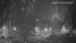 Náměstí, Hrad a Trůba