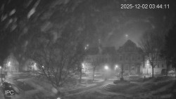 Náměstí, Hrad a Trůba