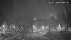 Náměstí, Hrad a Trůba