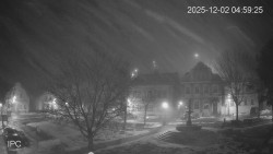 Náměstí, Hrad a Trůba