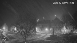 Náměstí, Hrad a Trůba