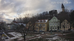 Náměstí, Hrad a Trůba