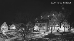 Náměstí, Hrad a Trůba