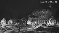 Náměstí, Hrad a Trůba