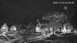 Náměstí, Hrad a Trůba