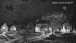 Náměstí, Hrad a Trůba