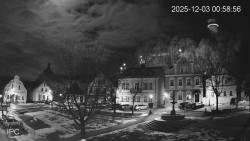 Náměstí, Hrad a Trůba