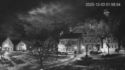 Náměstí, Hrad a Trůba