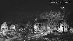 Náměstí, Hrad a Trůba